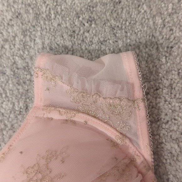 Victoria's secret blush pink push up bra 34C - Picture 4 of 5